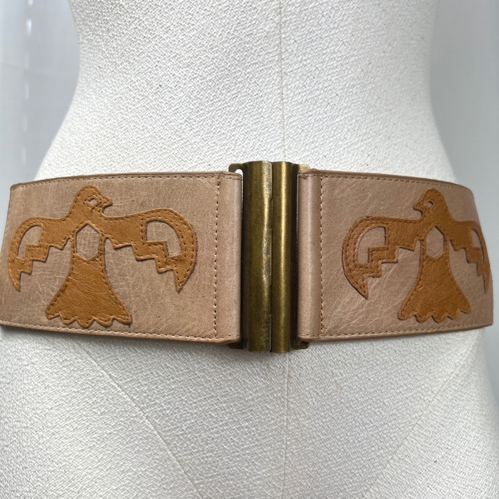 Womens Tan Elastic Cinch Waist Belt Brass Buckle Southwestern Boho Festival